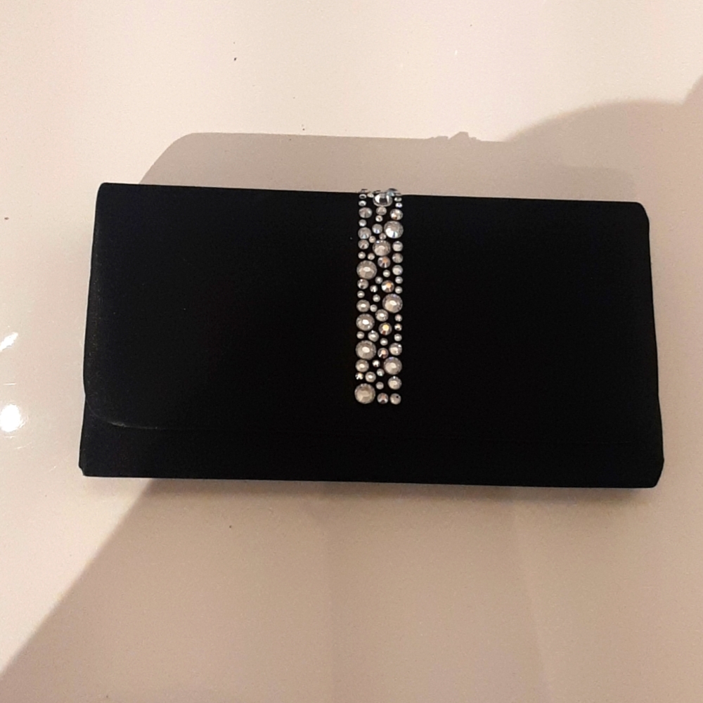 Black clutch